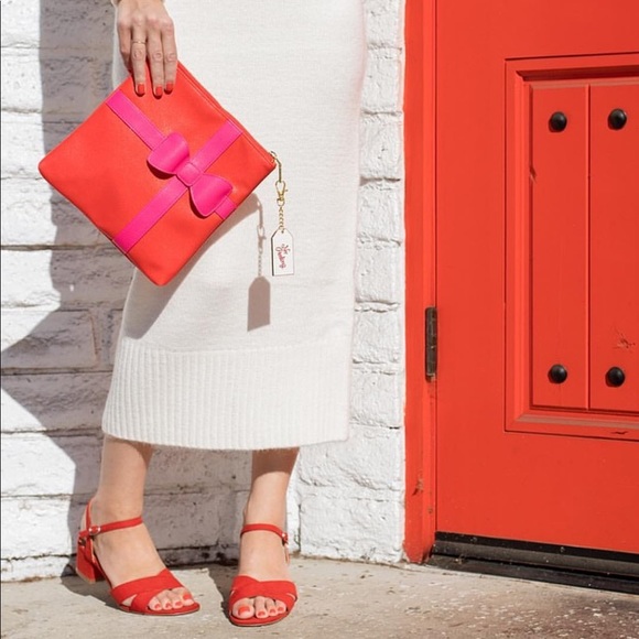 Can’t Clutch This Present Clutch - Picture 2 of 2